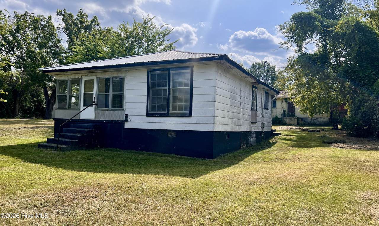 103 Stewart Street - Photo 1