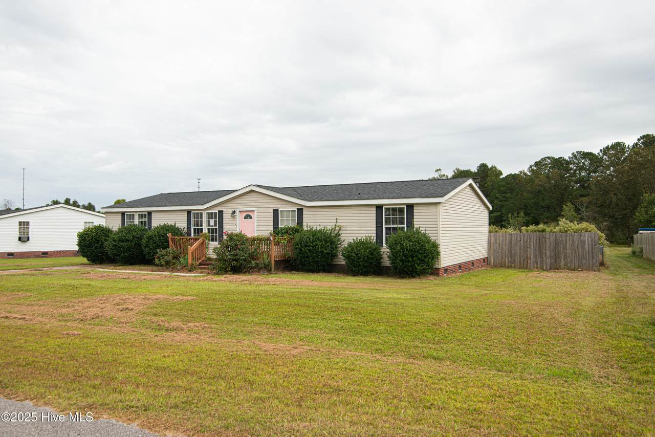 137 Corena Avenue - Photo 1