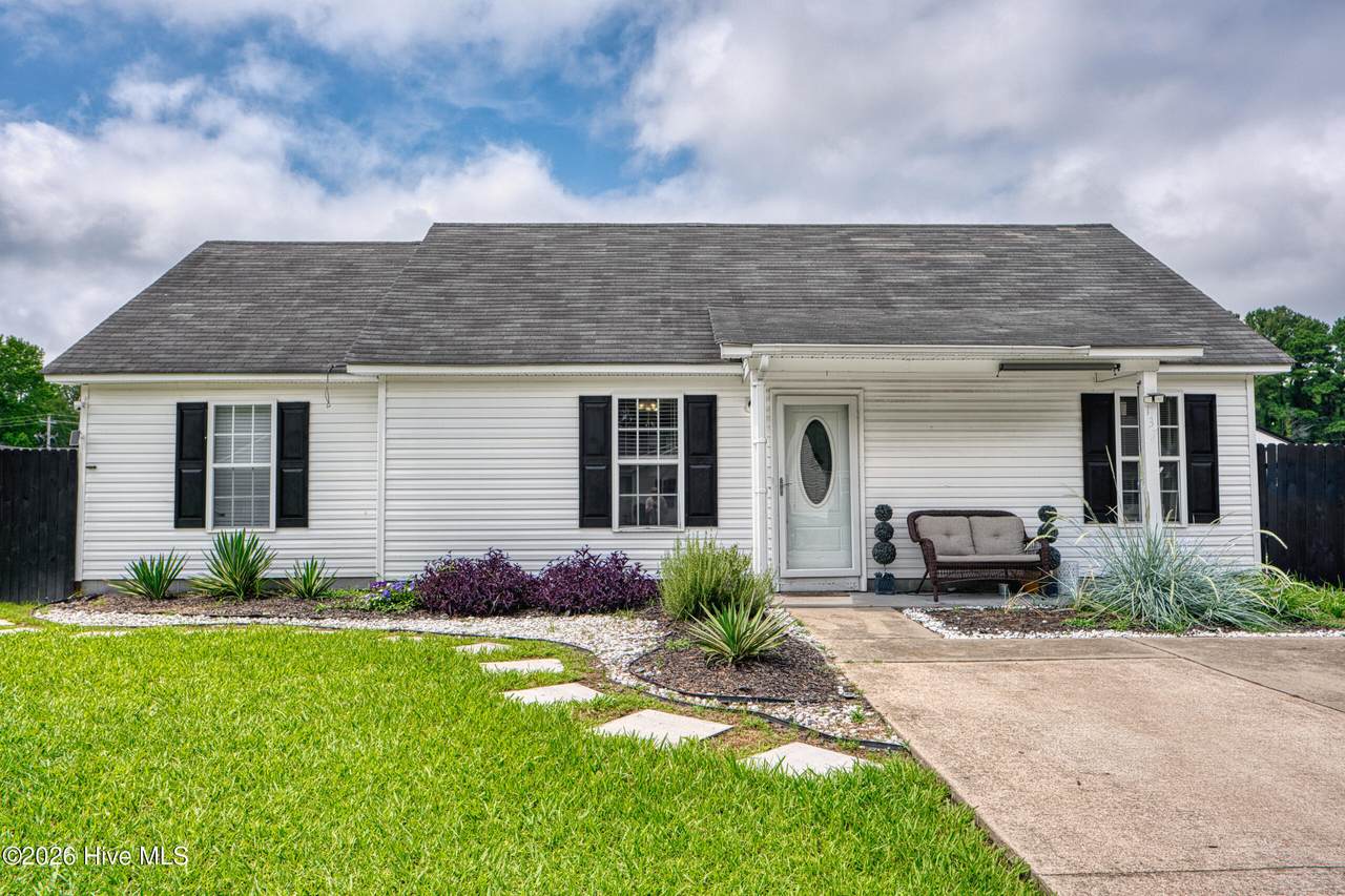137 Sutton Drive - Photo 1