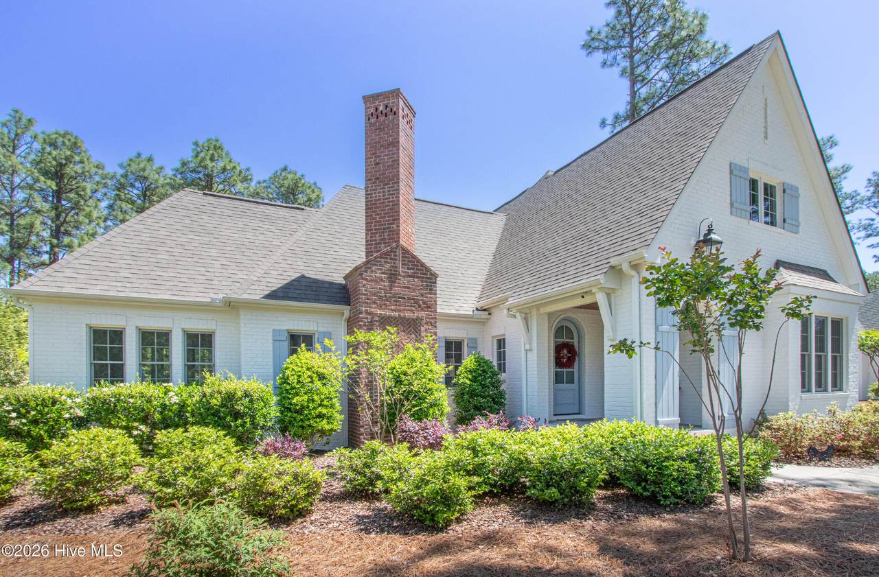 117 Chanticleer Drive - Photo 1