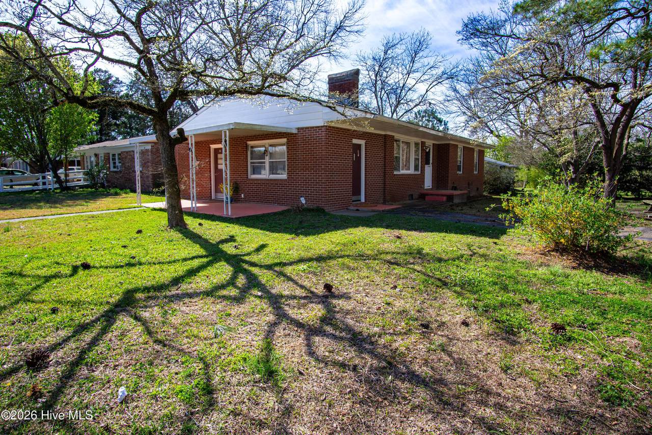 111 North Drive - Photo 1