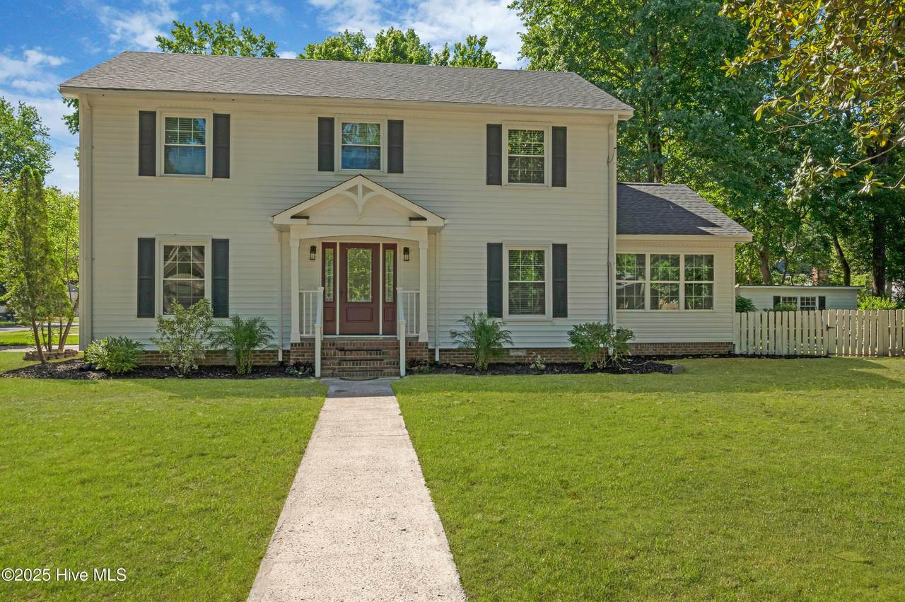 401 Club Pines Drive - Photo 1
