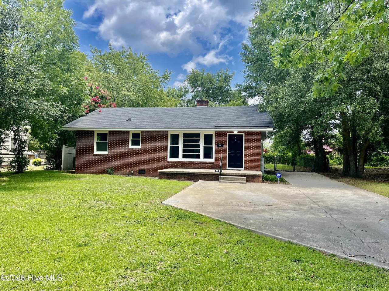 1709 Beech Street - Photo 1