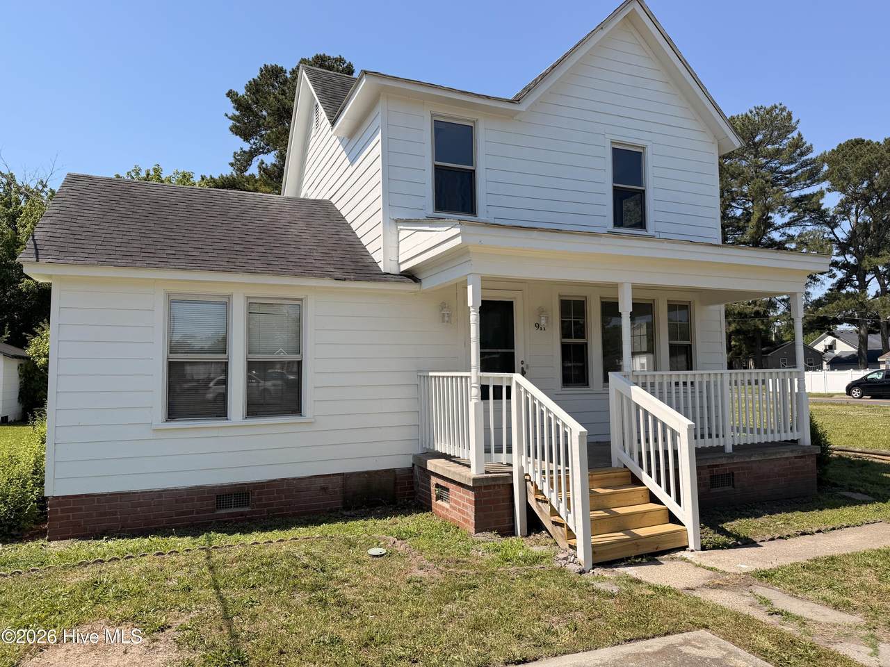 911 Elizabeth Street - Photo 1