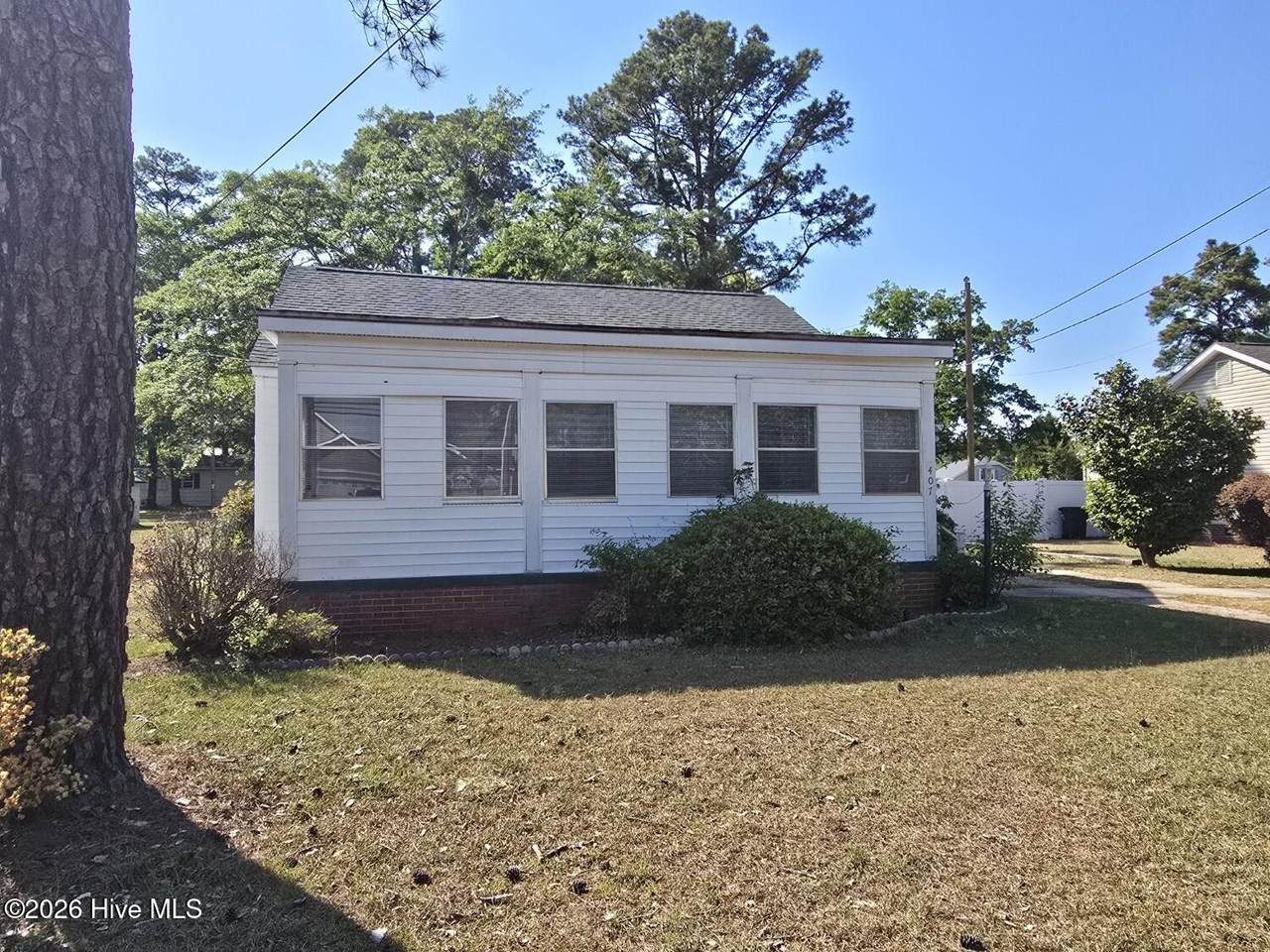 407 Roberdel Road - Photo 1