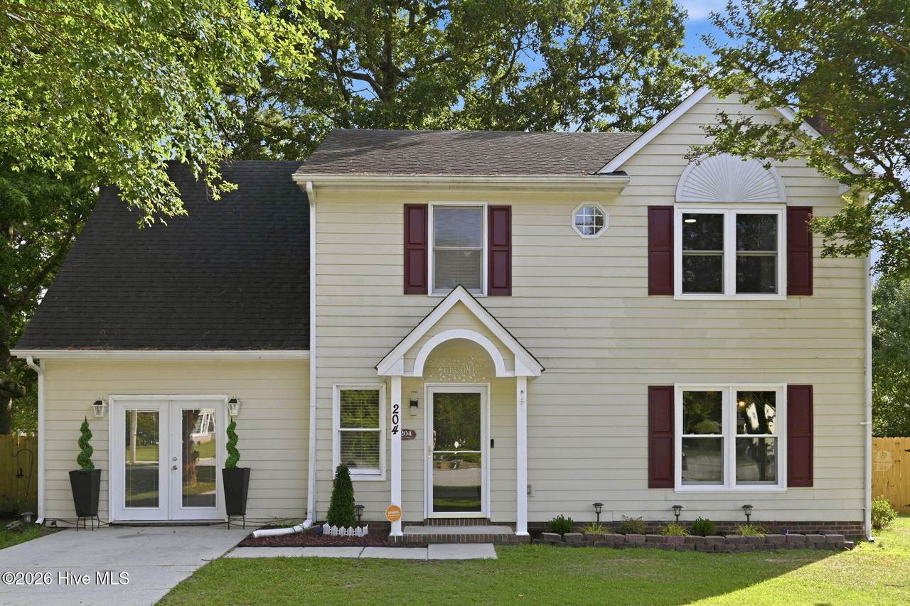 204 Carlisle Court - Photo 1