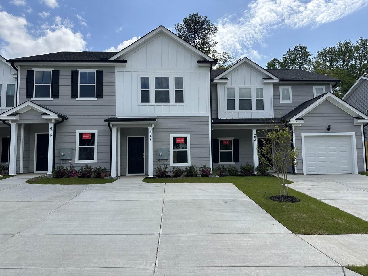 617 Caroline Court - Photo 1