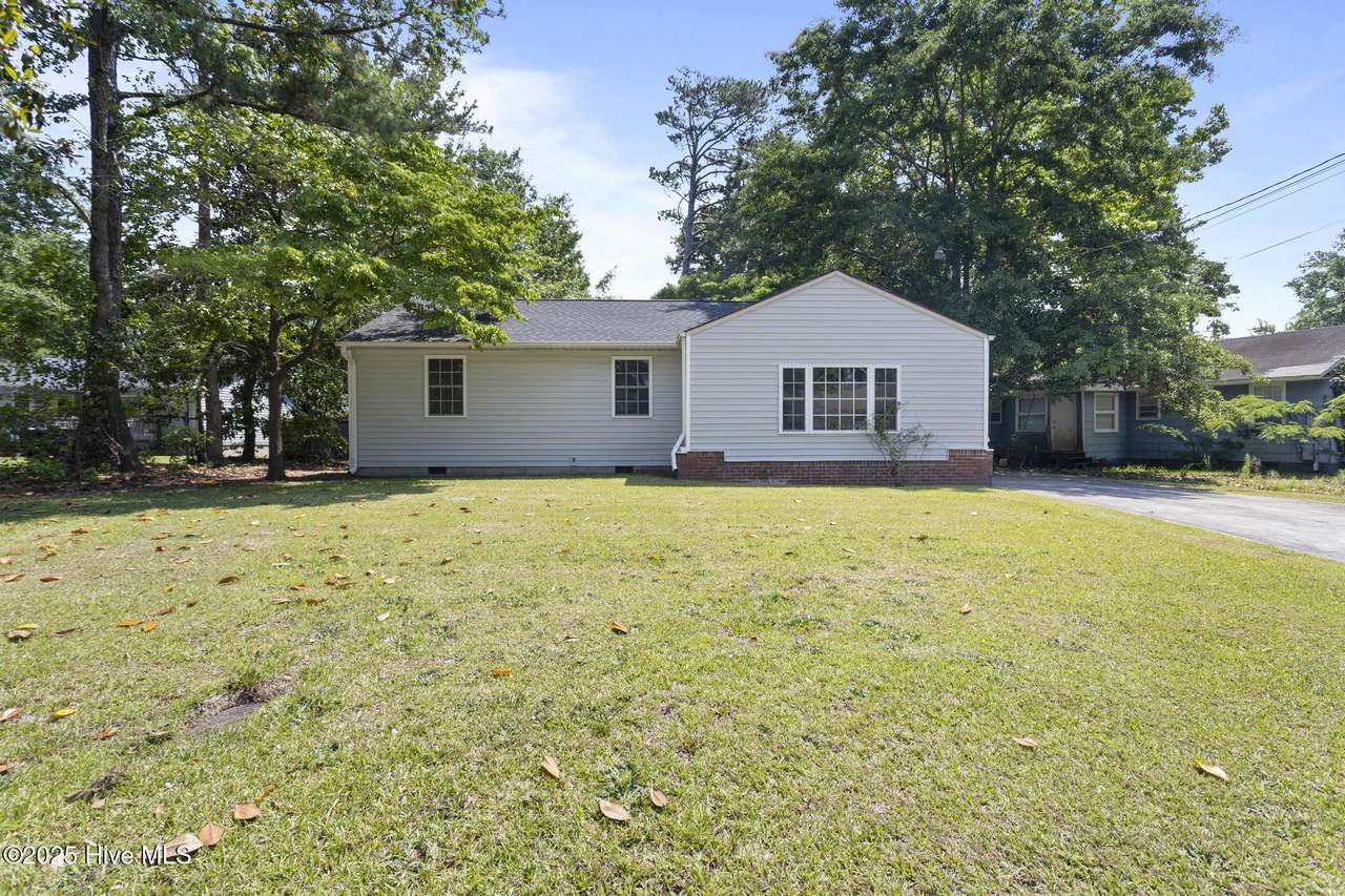 404 Dogwood Lane - Photo 1