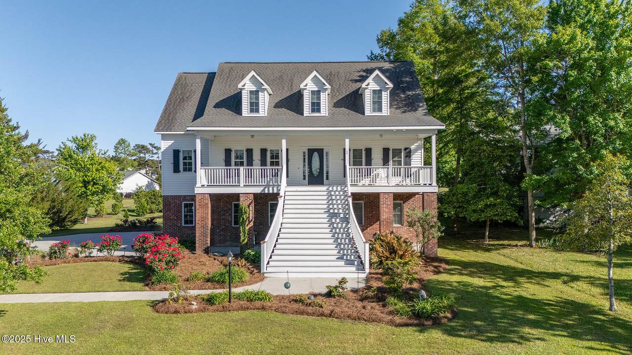 708 Comet Drive - Photo 1