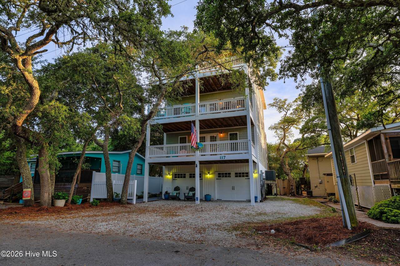 117 Beachwood Drive - Photo 1