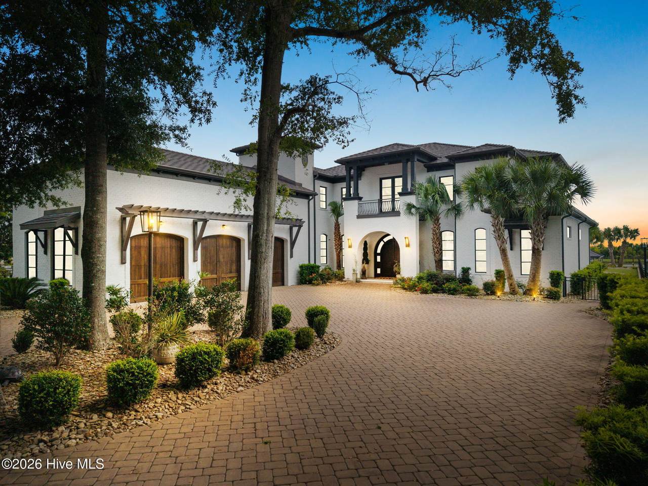 427 Shoreline Drive - Photo 1