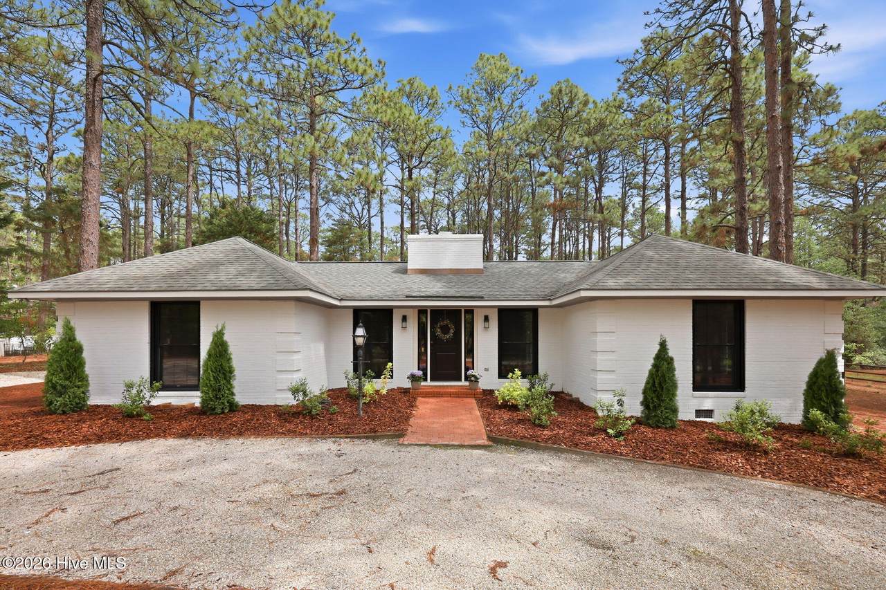 355 Serpentine Drive - Photo 1