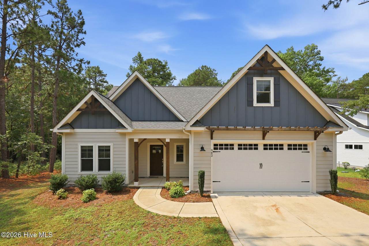 942 Greenbriar Drive - Photo 1
