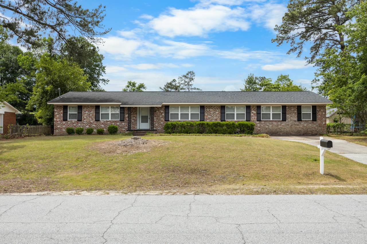 231 Maywood Drive - Photo 1
