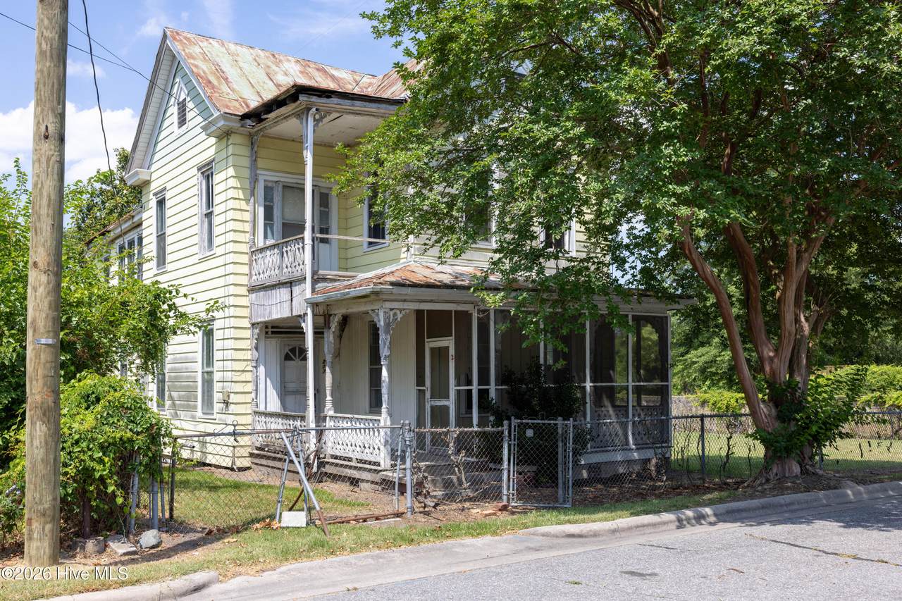 217 Gale Street - Photo 1