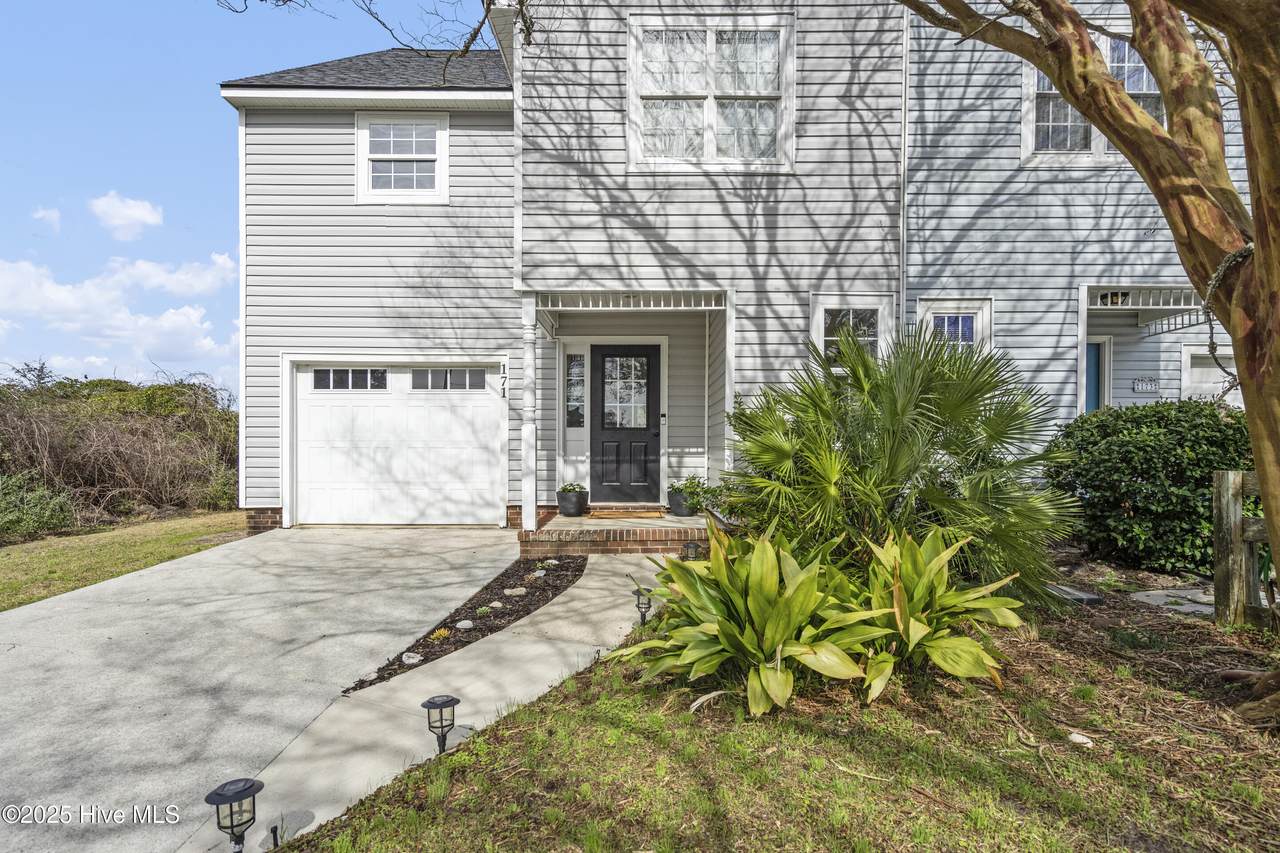 171 Singleton Street - Photo 1