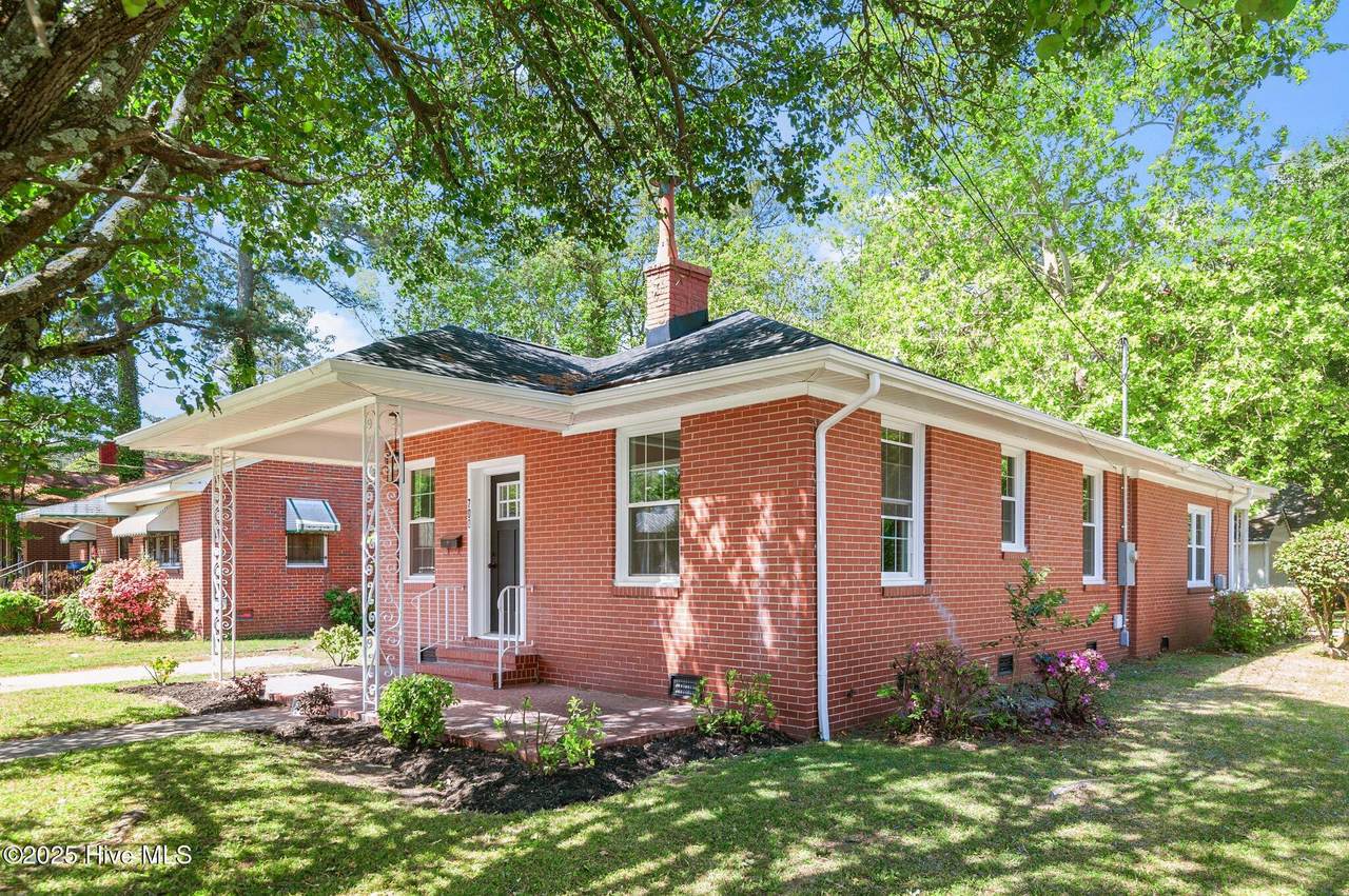 700 Pine Street - Photo 1