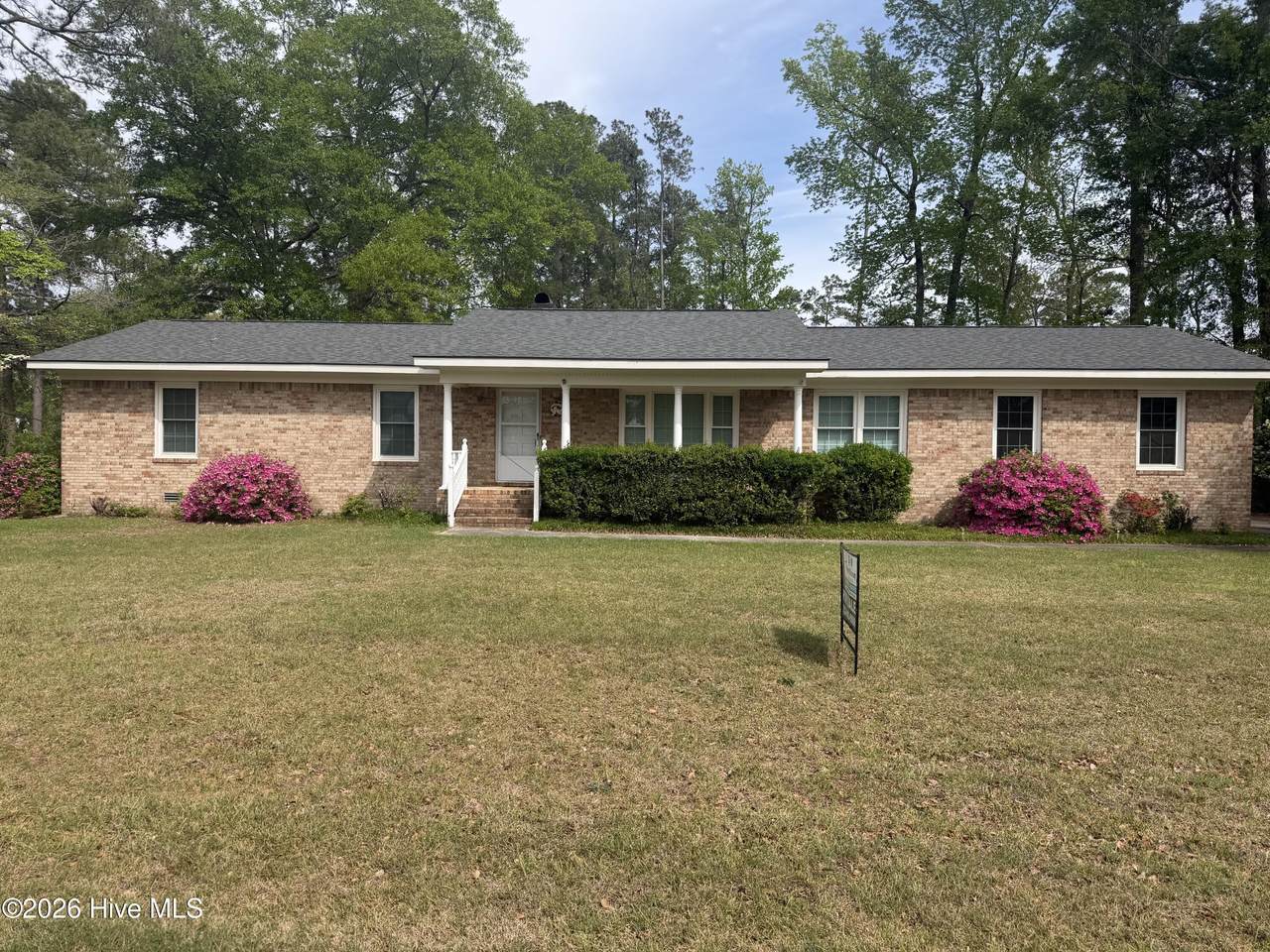 708 Hawthorne Road - Photo 1