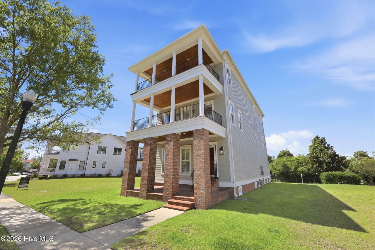 807 Front Street - Photo 1