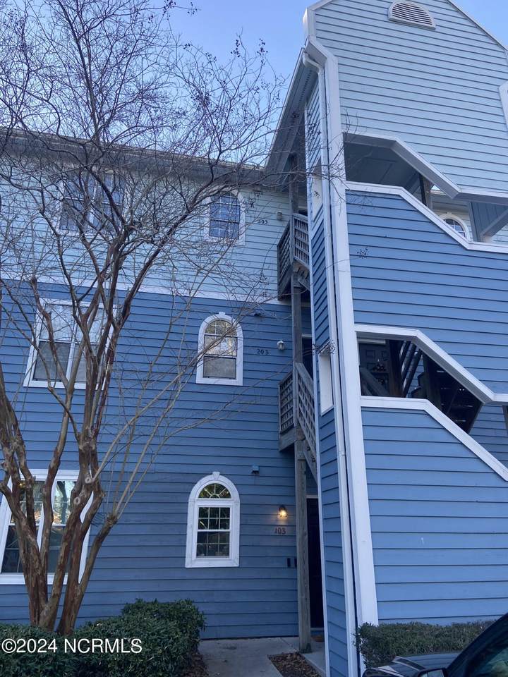 4230 Wilshire Boulevard - Photo 1