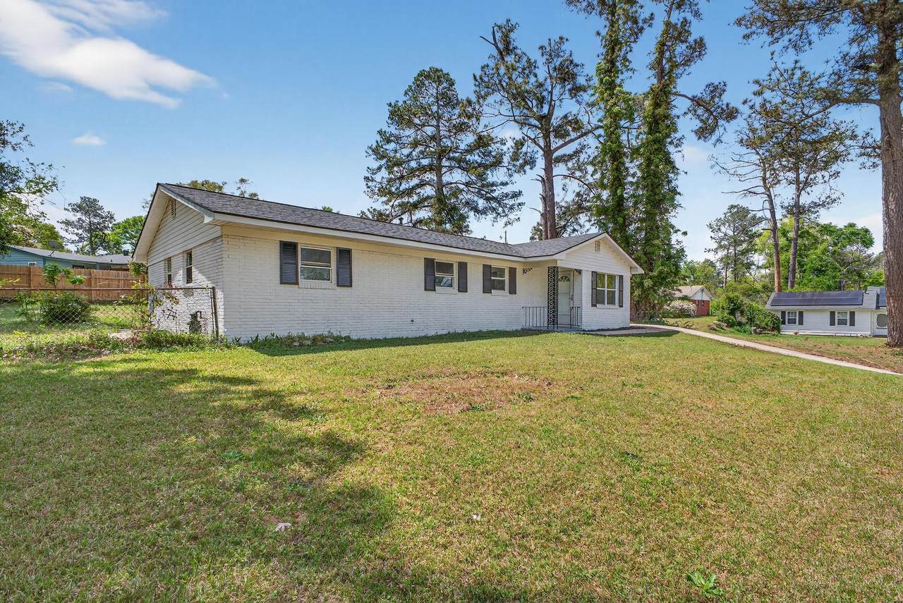 4301 Warwick Avenue - Photo 1
