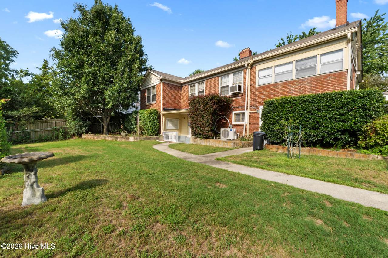 1422 Heard Avenue - Photo 1