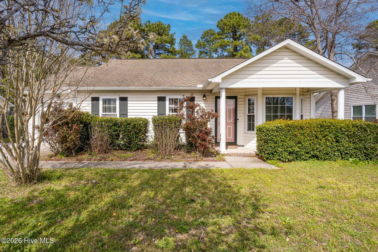 813 Brewster Lane - Photo 1
