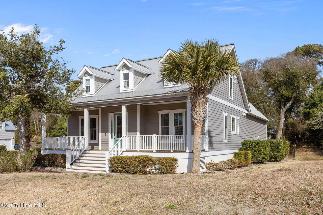 416 Sunrise Court - Photo 1