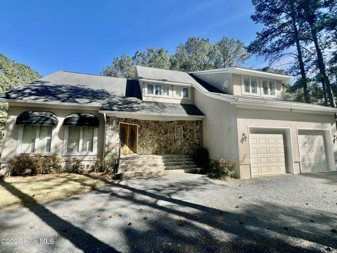 609 Cottonwood Court - Photo 1