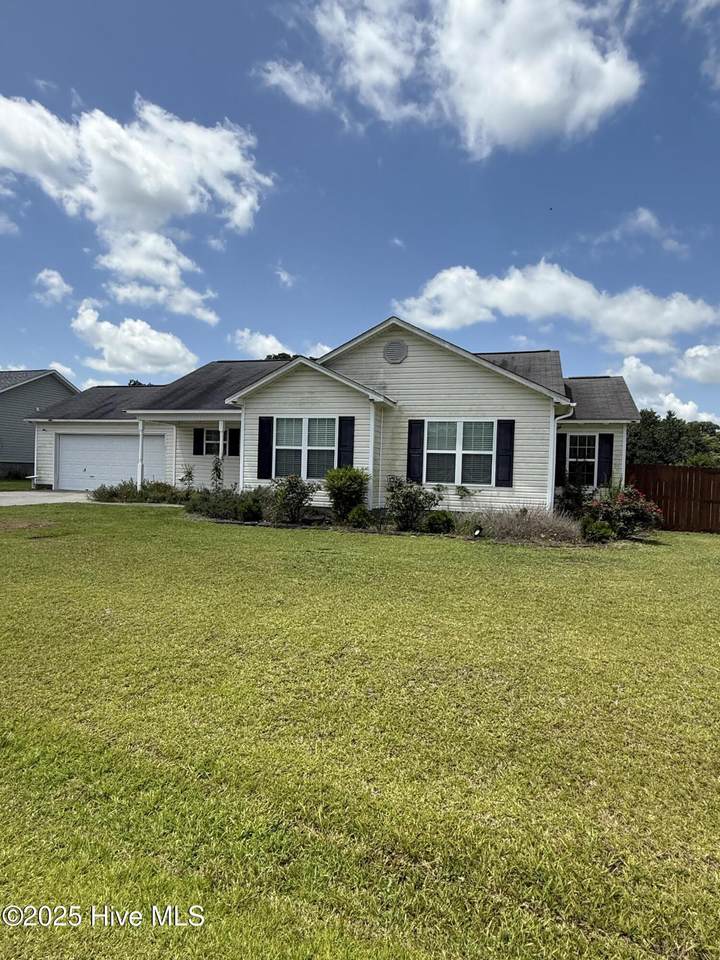 102 Harmony Way - Photo 1