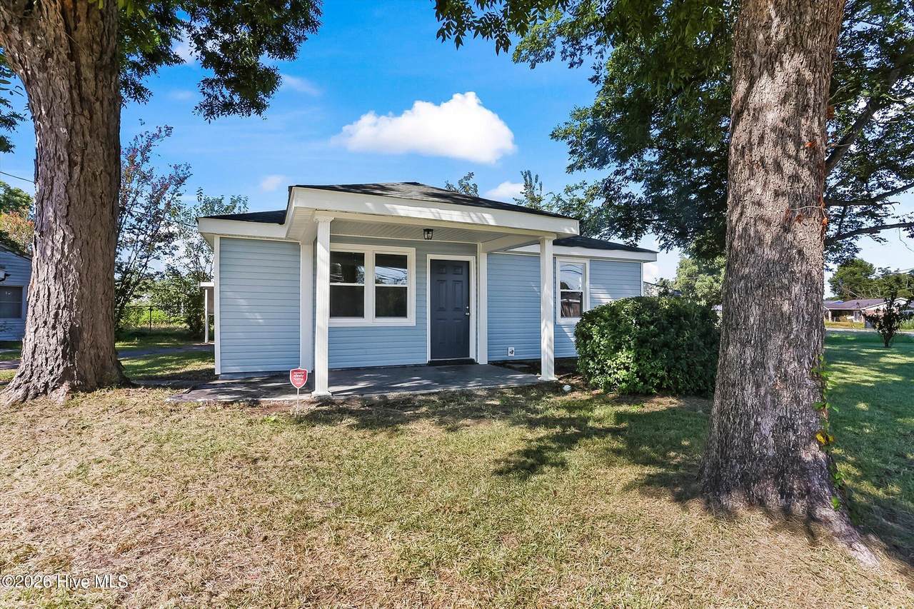 1302 Wallace Street - Photo 1