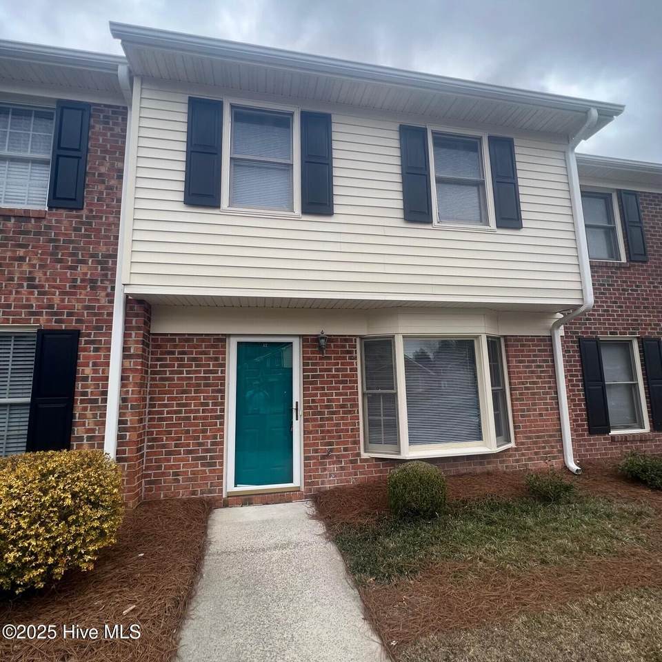 2700 Thackery Road - Photo 1