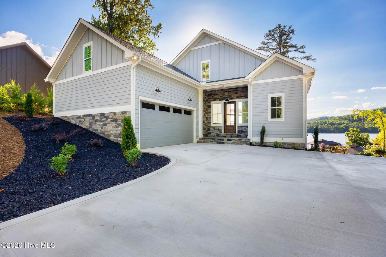 200 Ridge Drive - Photo 1