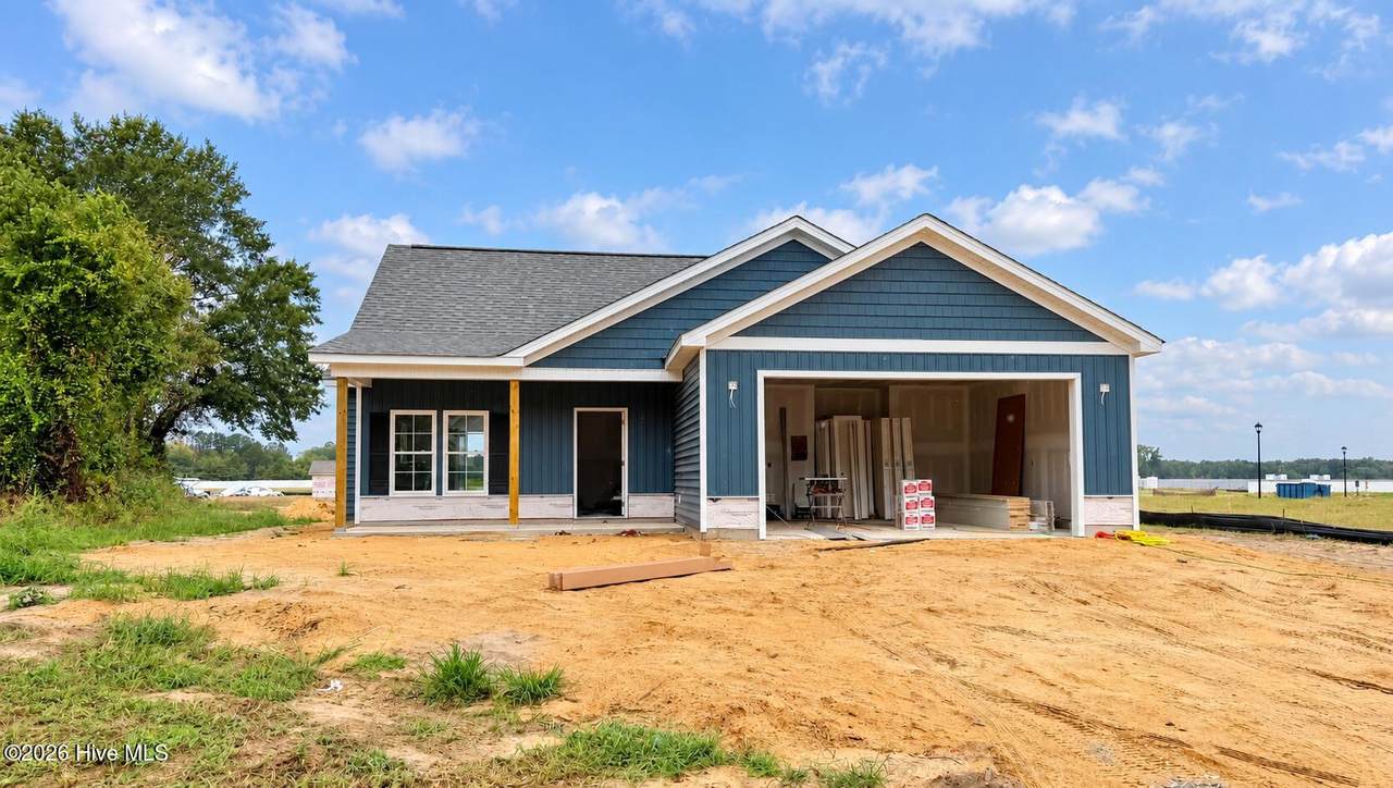 205 Vineyard Drive - Photo 1