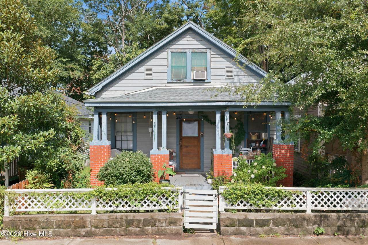 205 13th Street - Photo 1