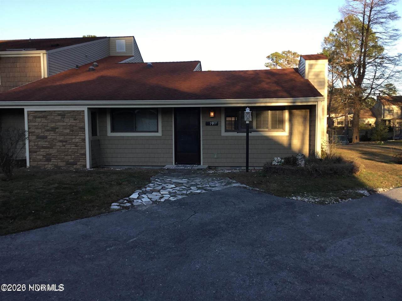 19 Quarterdeck - Photo 1