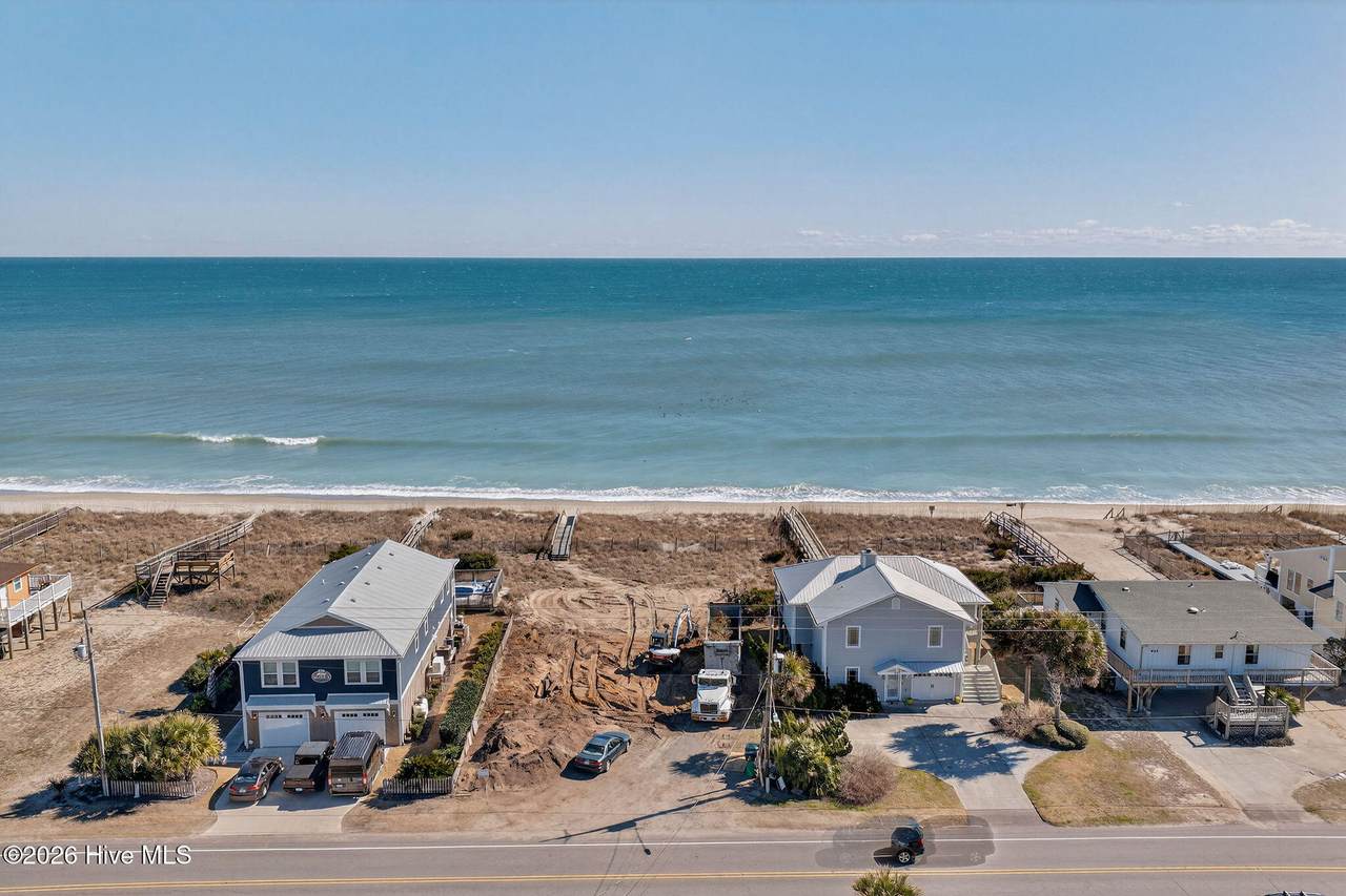 933 Fort Fisher Boulevard - Photo 1