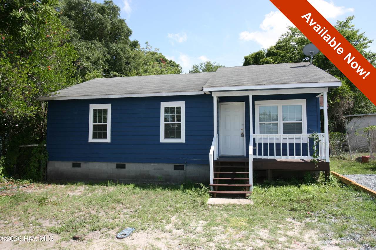 906 Starkeys Alley - Photo 1