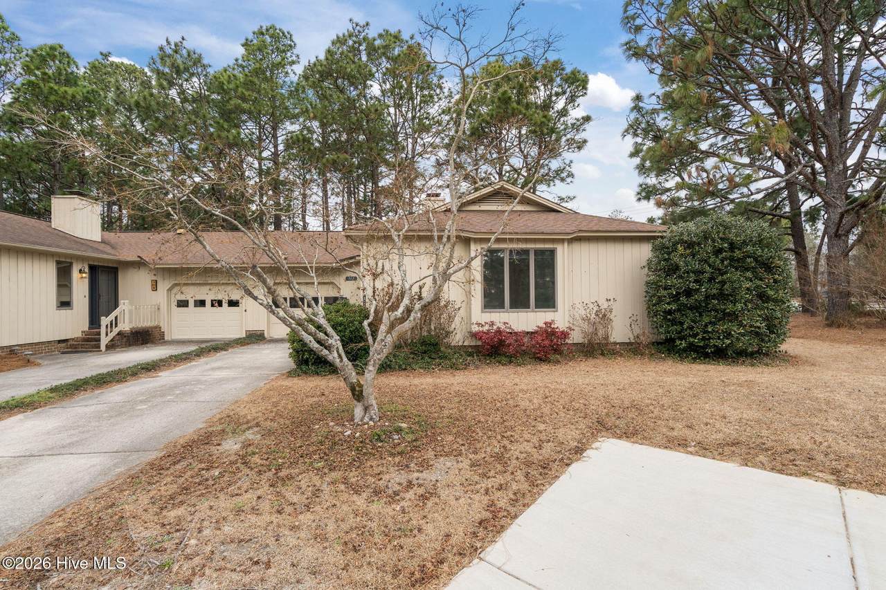 111 Sandham Court - Photo 1