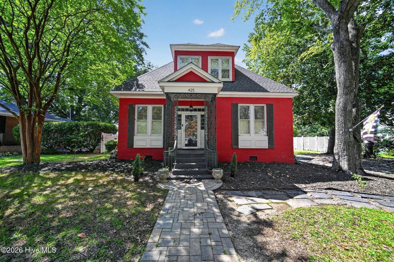 425 Roanoke Avenue - Photo 1
