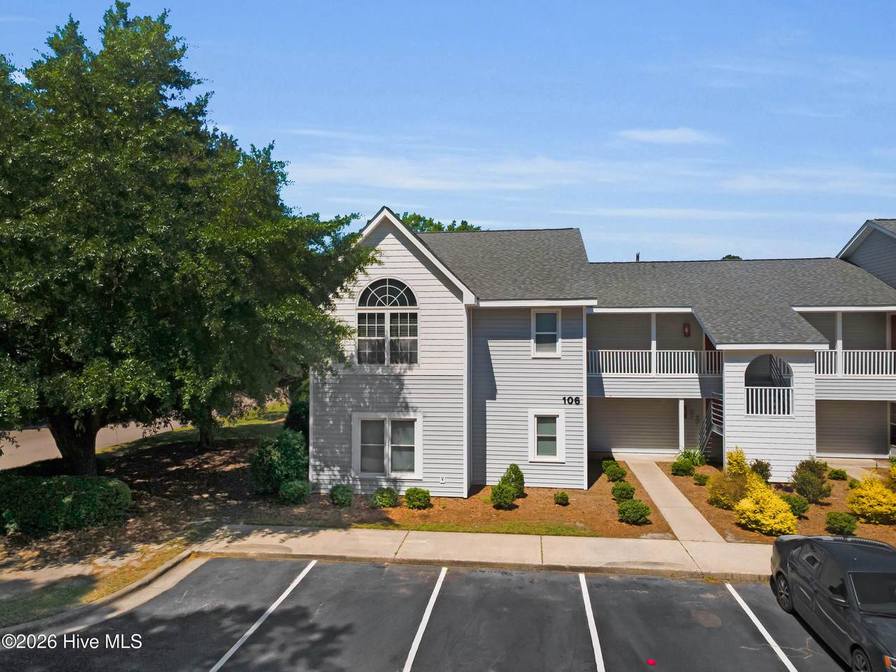106 Victoria Court - Photo 1