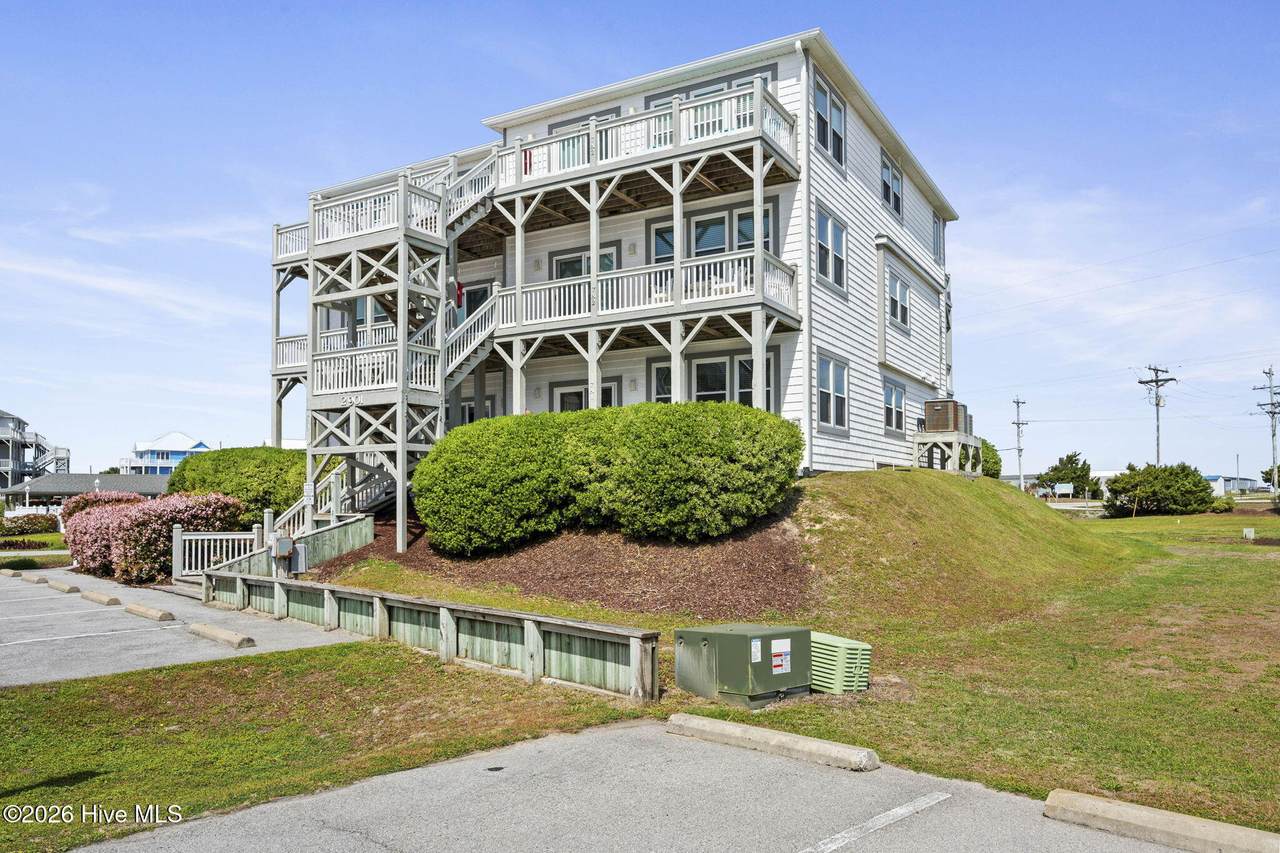 2901 Pointe West Drive - Photo 1