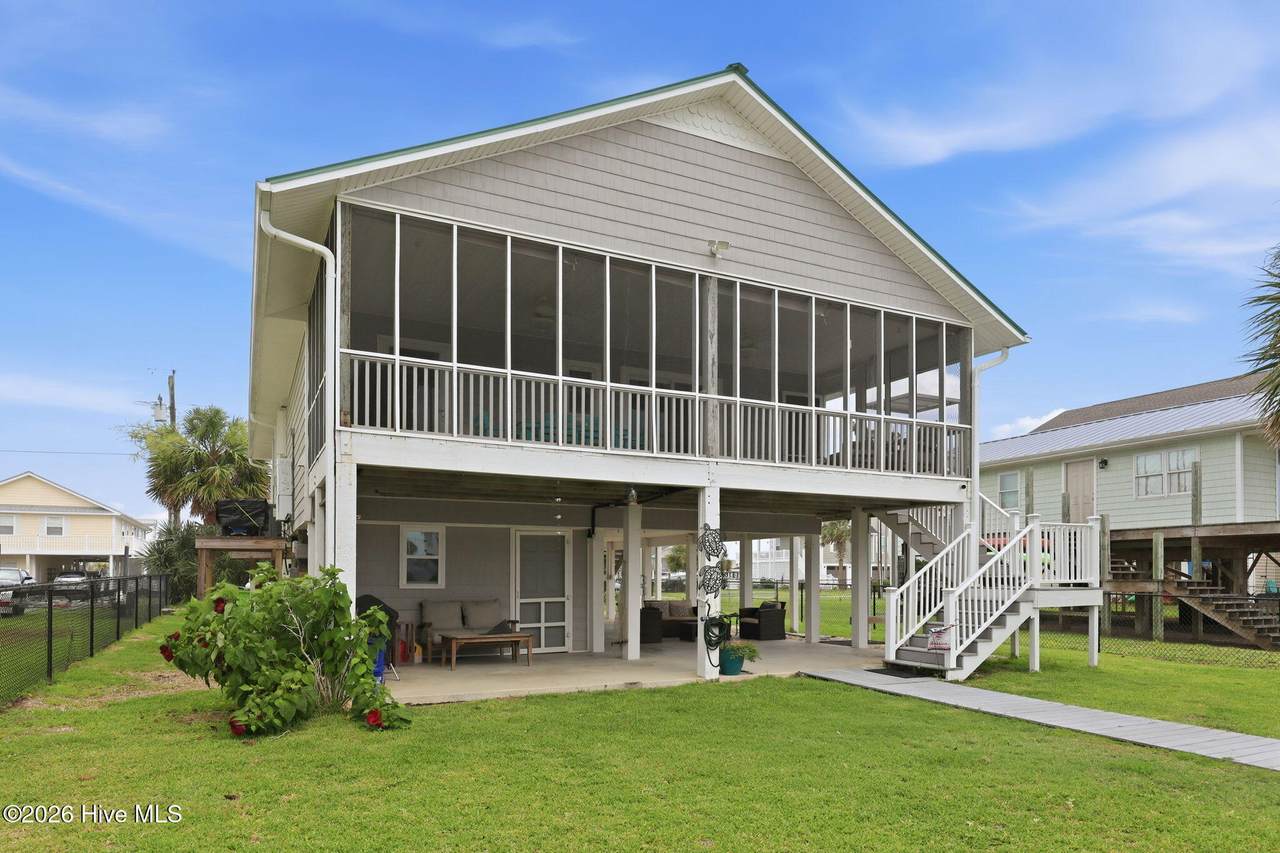 1023 1st Street - Photo 1