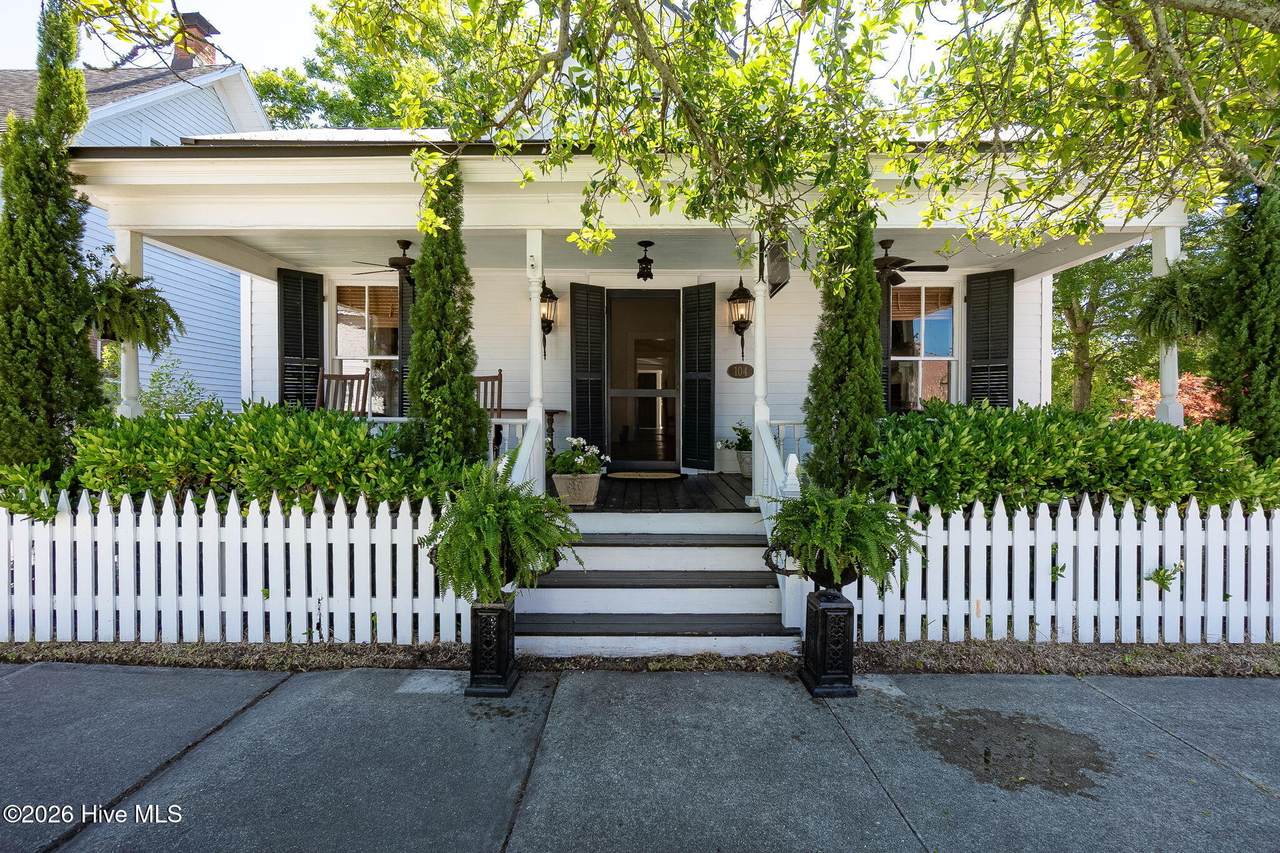 104 10th Street - Photo 1