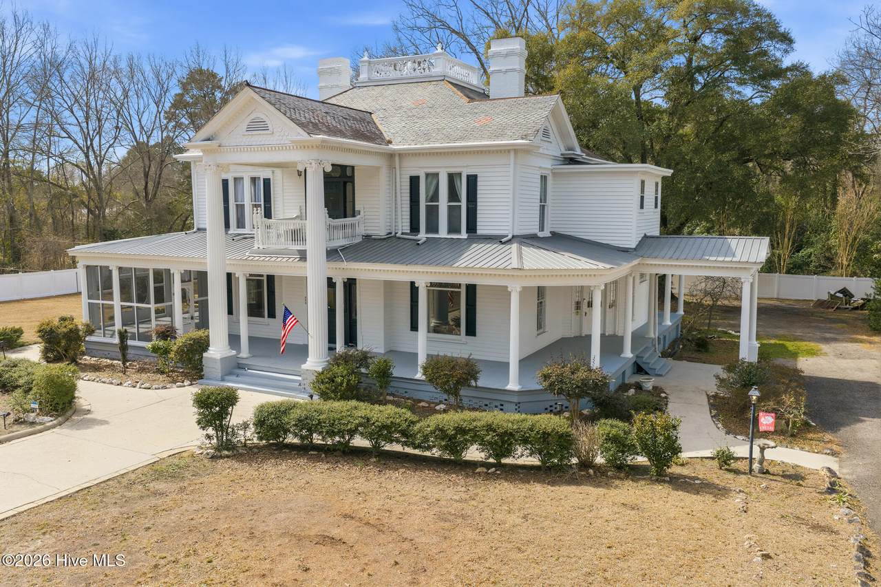 526 Caroline Street - Photo 1