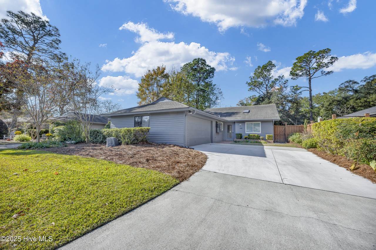 1204 Bayside Circle - Photo 1