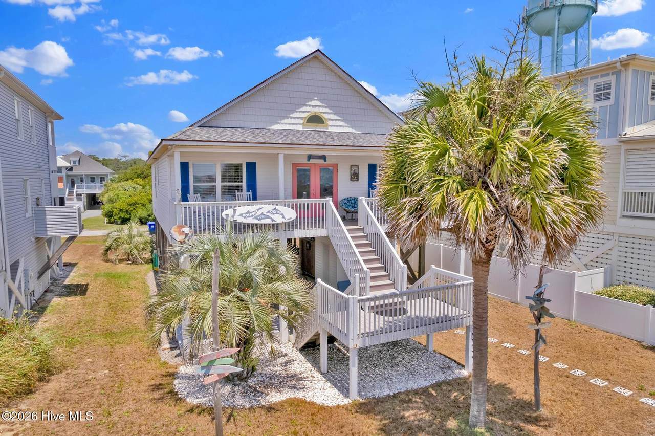 108 Dolphin Drive - Photo 1