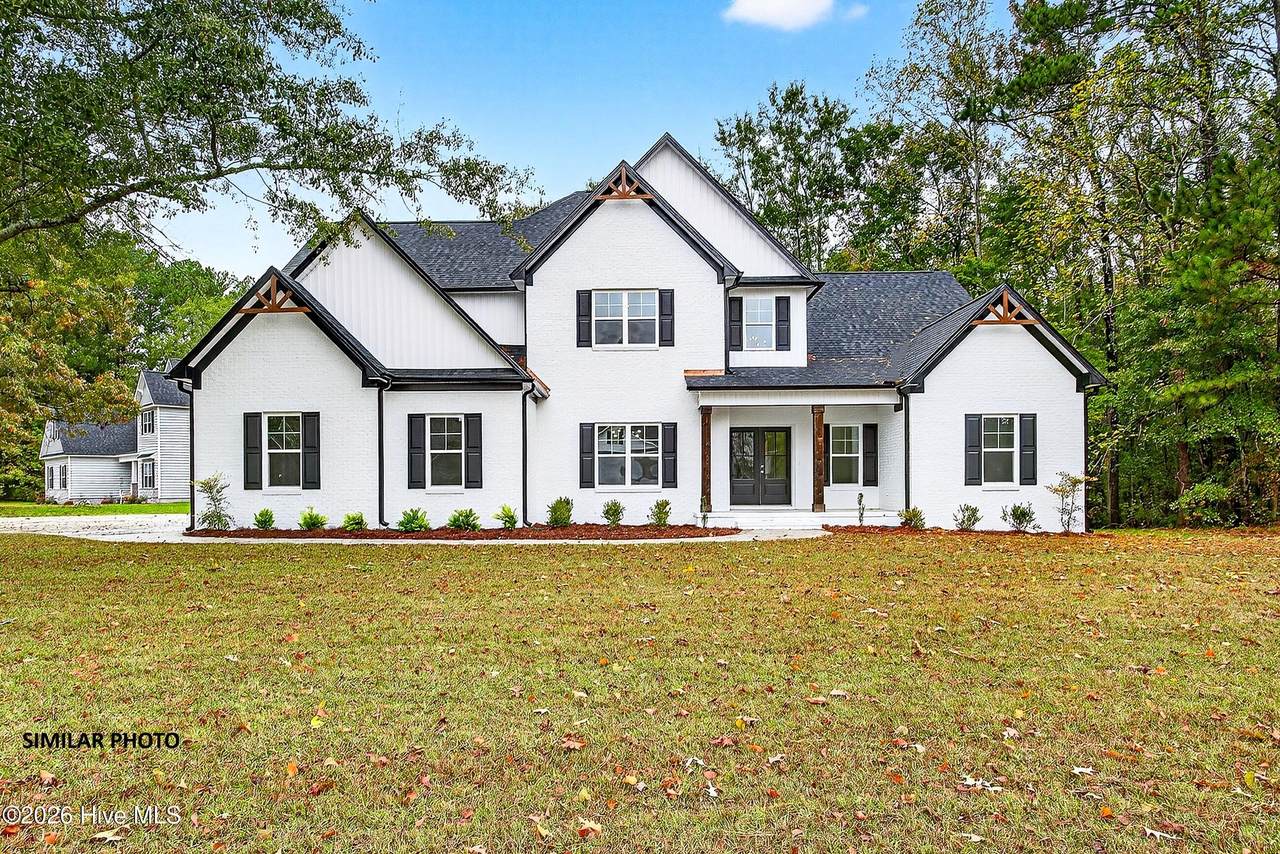 136 Woodford Drive - Photo 1