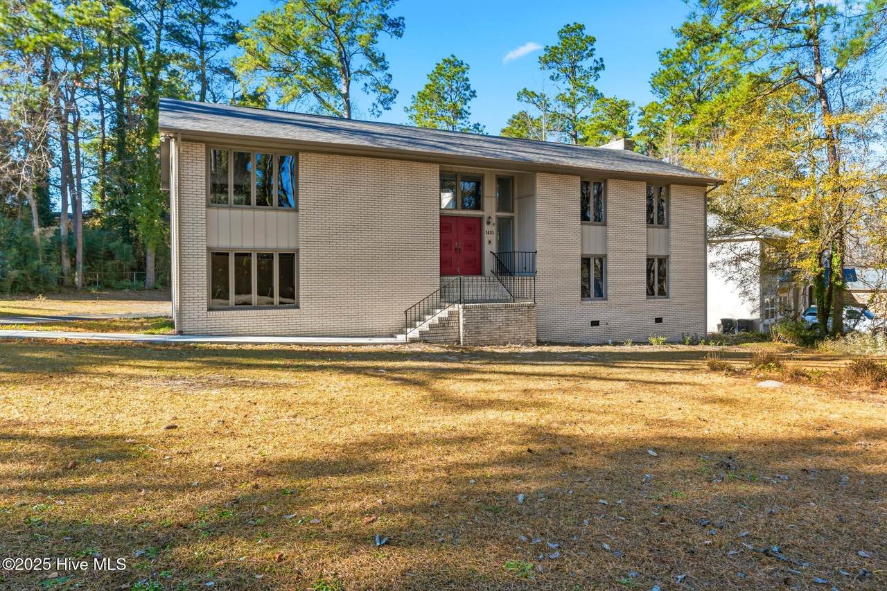 1431 Cumberland Circle - Photo 1