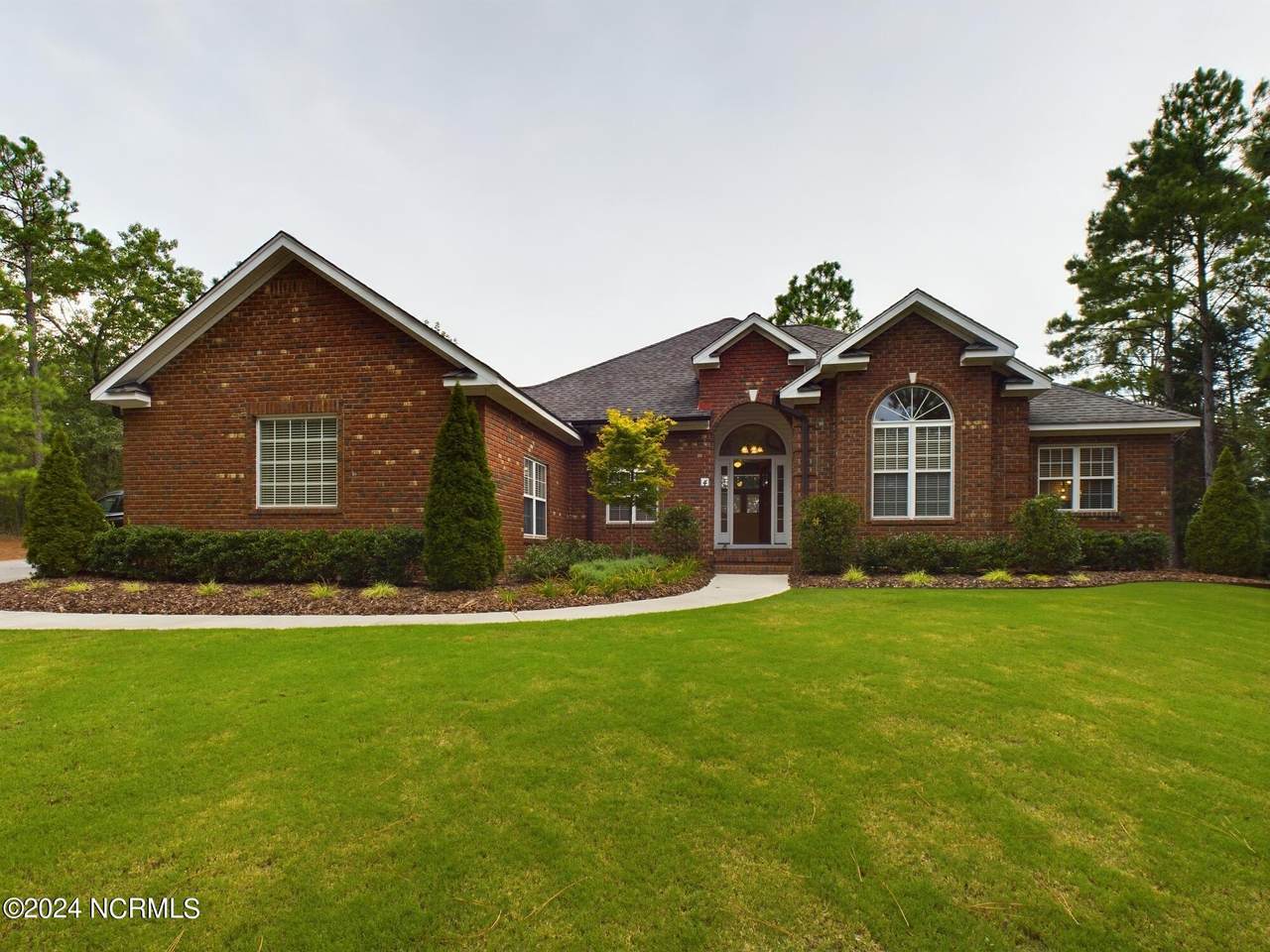 4 Mcqueen Place - Photo 1